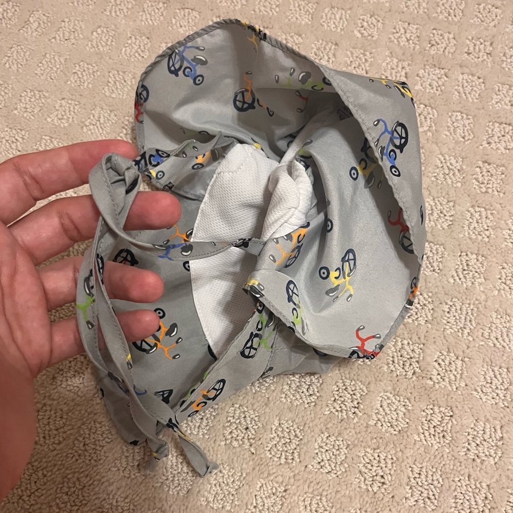 Bathing suit hat - Picture 4 of 4